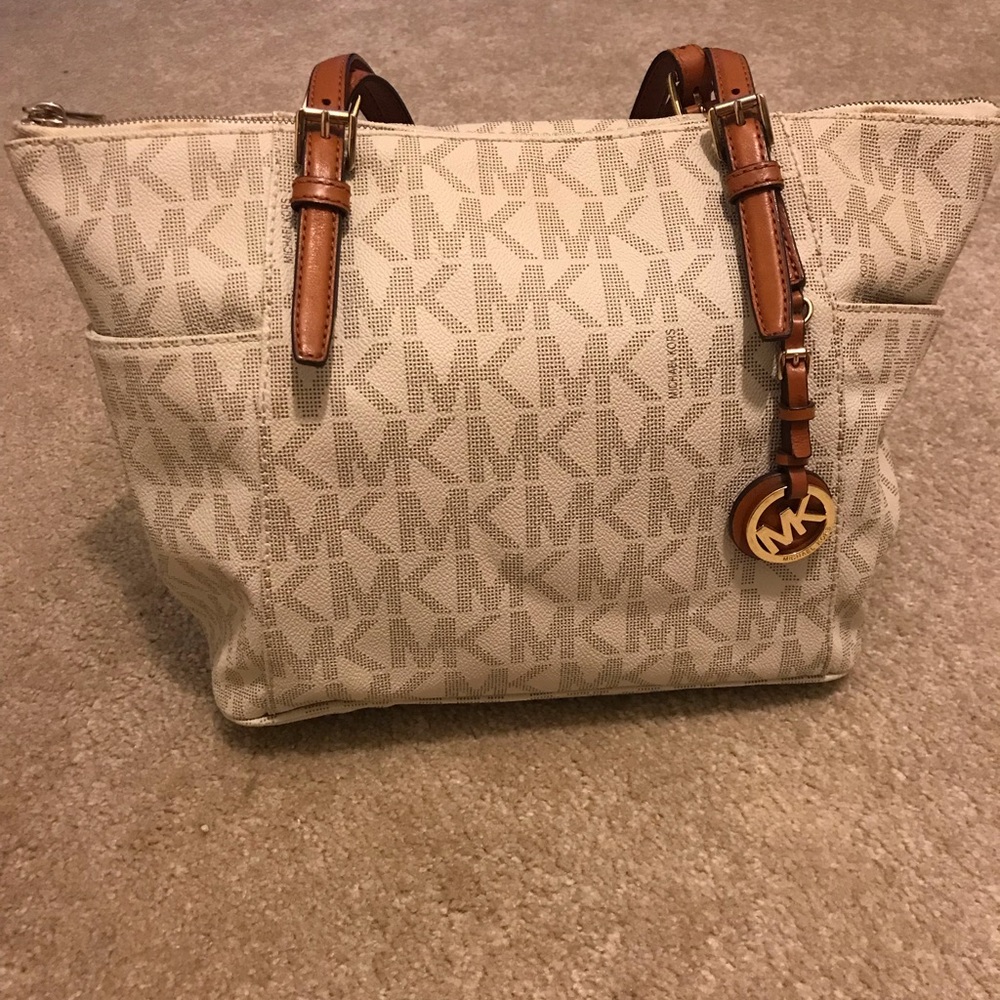 Michael Kors leather shoulder bag